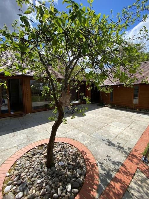 Ferienwohnung The Retreat, A Relaxing Getaway For Couples Hambrook Exterior foto